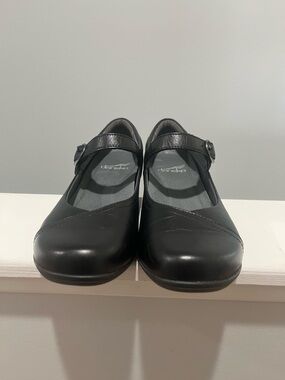 Dansko Women's Fawna Mary Jane shoes black leather Size 37 Worn Once